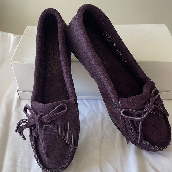 Women’s Minnetonka moccasins size 5 - Picture 3 of 5